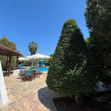 Country House With Pool And Big Garden Oropos Luaran gambar