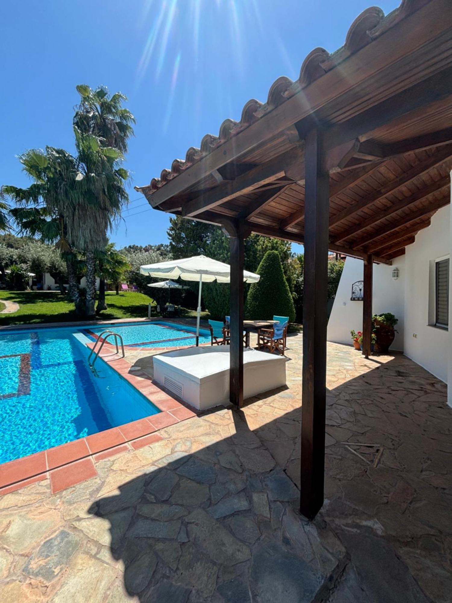 Country House With Pool And Big Garden Oropos Luaran gambar