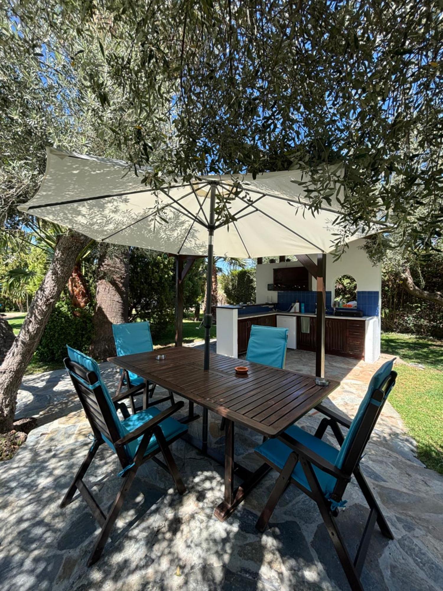 Country House With Pool And Big Garden Oropos Luaran gambar
